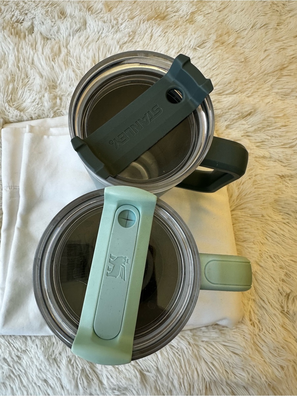 STANLEY Quencher H2.0 FlowState 40oz Tumbler Set Green Gray Cups With Straws - Picture 5 of 5